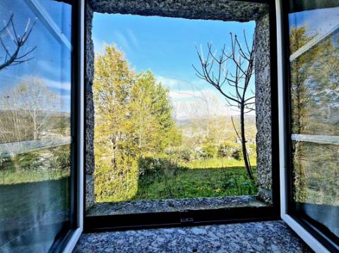 Moradia T4 para venda