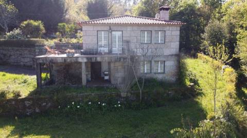 Moradia T4 para venda