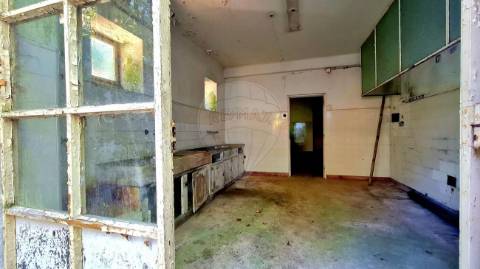 Moradia T12 para venda