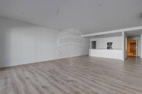 Apartamento T4 para venda