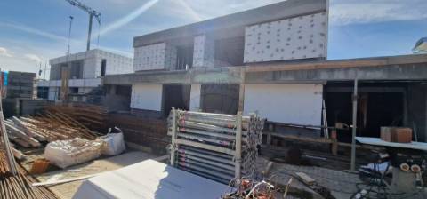 Moradia T4 para venda