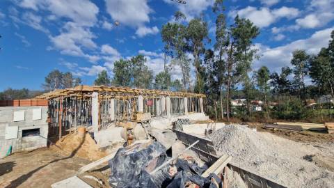 Moradia T4 para venda