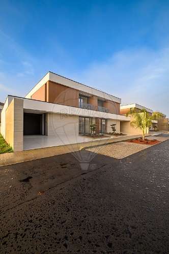 Moradia T4 para venda