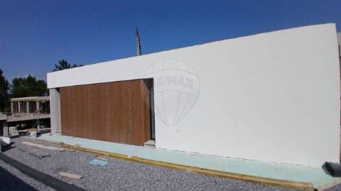 Moradia T4 para venda