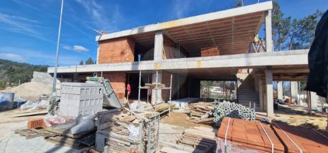 Moradia T4 para venda