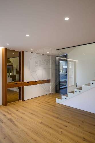 Moradia T4 para venda