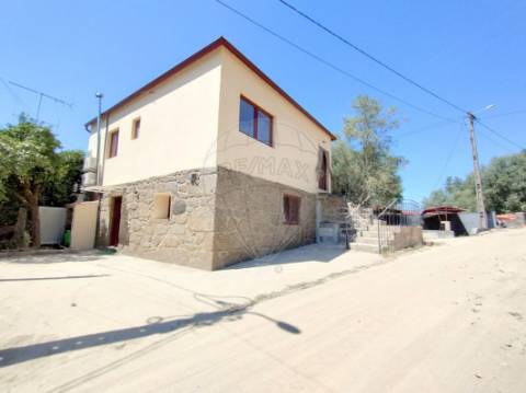 Moradia T5 para venda