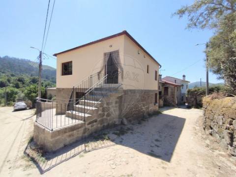 Moradia T5 para venda