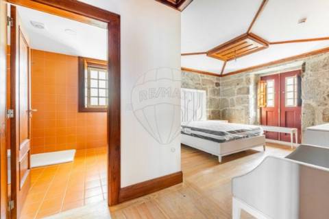 Moradia T5 para venda