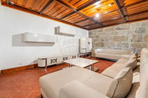 Moradia T5 para venda