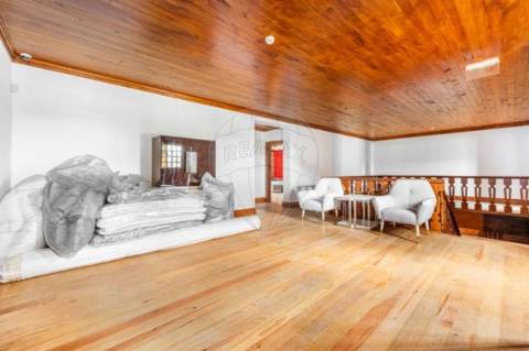 Moradia T5 para venda