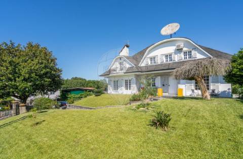 Moradia T7 para venda