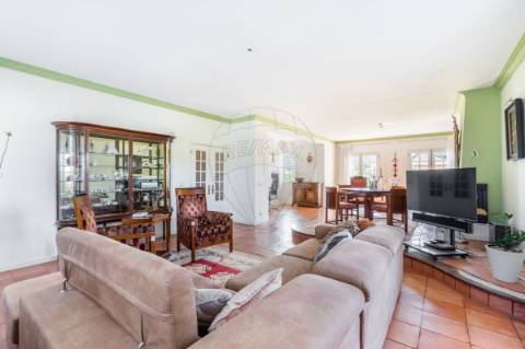 Moradia T7 para venda