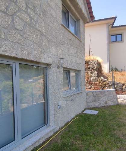 Moradia T4 para arrendamento