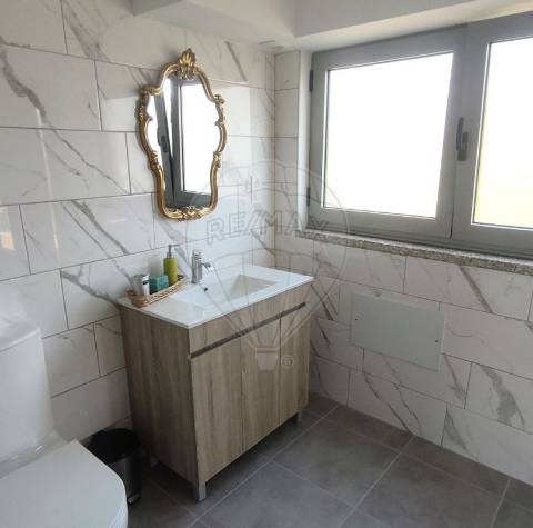 Moradia T4 para arrendamento