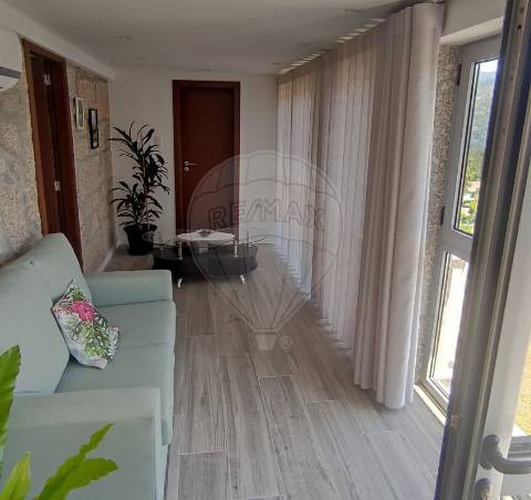 Moradia T4 para arrendamento