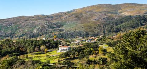 Moradia T4 para arrendamento