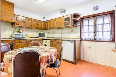 Moradia T4 para venda