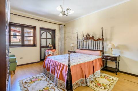 Moradia T4 para venda