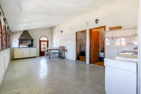 Moradia T4 para venda