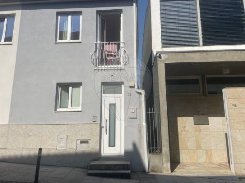 Moradia T2 para arrendamento