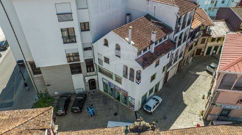 Moradia T4 para arrendamento