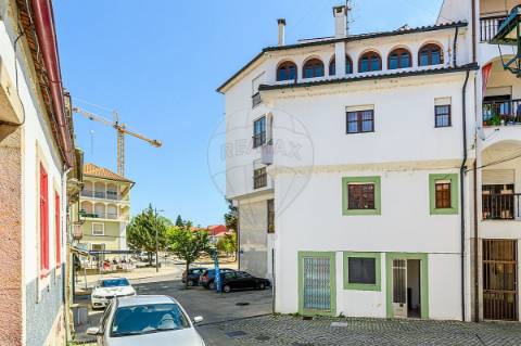 Moradia T4 para arrendamento