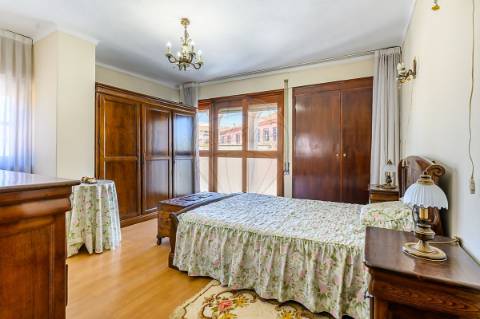 Moradia T4 para arrendamento