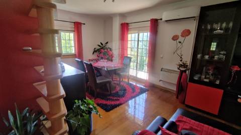 Moradia T4 para arrendamento