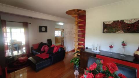 Moradia T4 para arrendamento