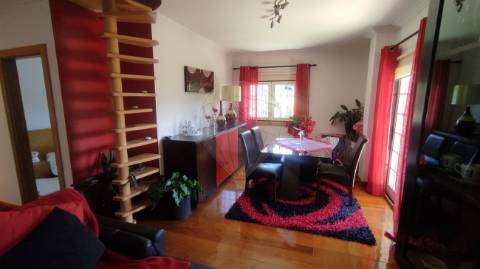 Moradia T4 para arrendamento