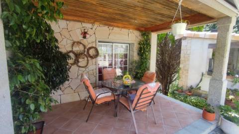 Moradia T4 para arrendamento