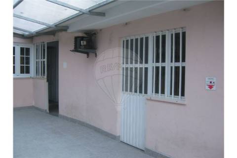 Industrial T0 para arrendamento