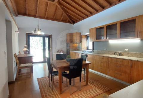 Moradia T4 para venda