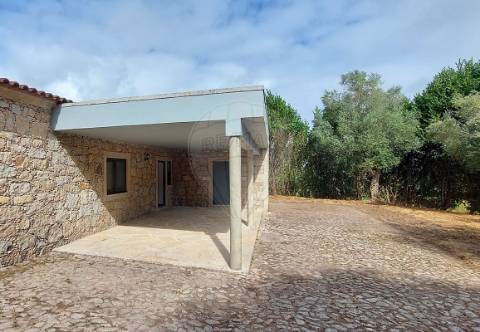 Moradia T4 para venda