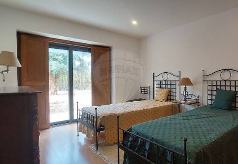 Moradia T4 para venda