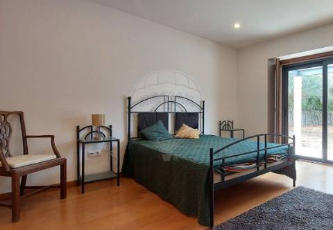 Moradia T4 para venda