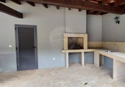 Moradia T4 para venda