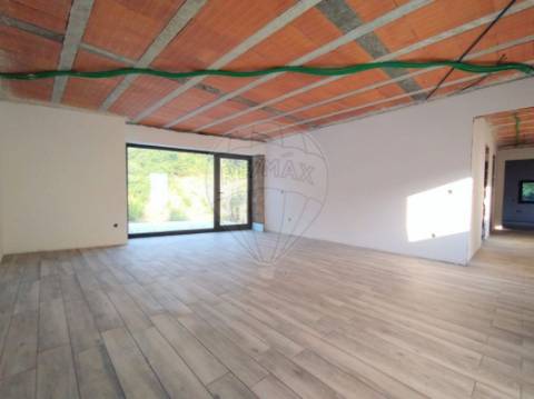 Moradia T6 para venda