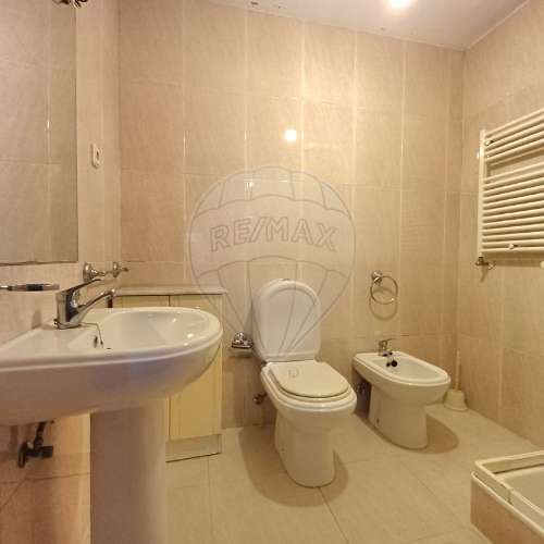 Moradia T4 para venda