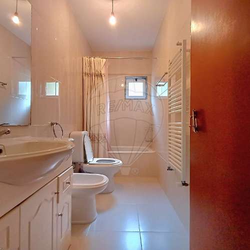 Moradia T4 para venda