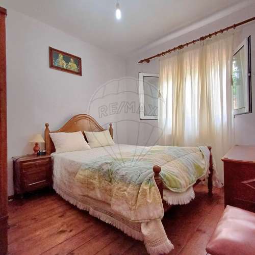 Moradia T4 para venda