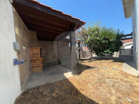 Moradia T3 para arrendamento