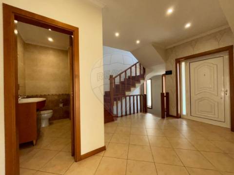 Moradia T3 para arrendamento