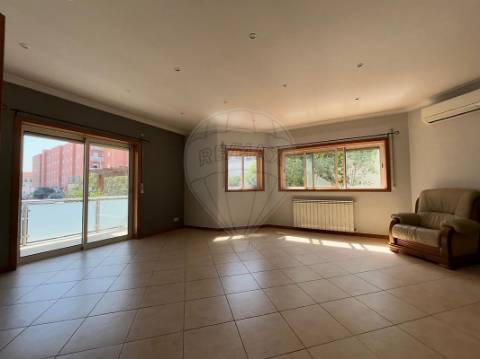 Moradia T3 para arrendamento