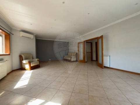 Moradia T3 para arrendamento