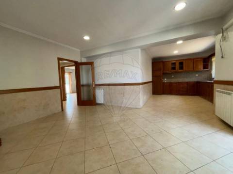 Moradia T3 para arrendamento