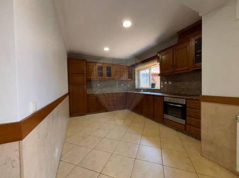 Moradia T3 para arrendamento