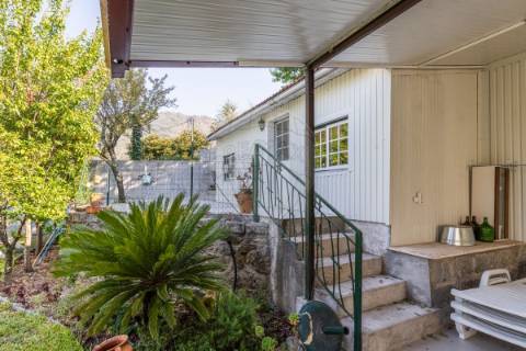 Moradia T4 para venda