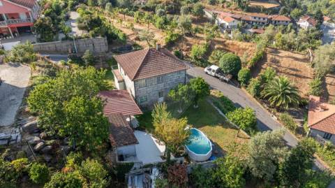 Moradia T4 para venda